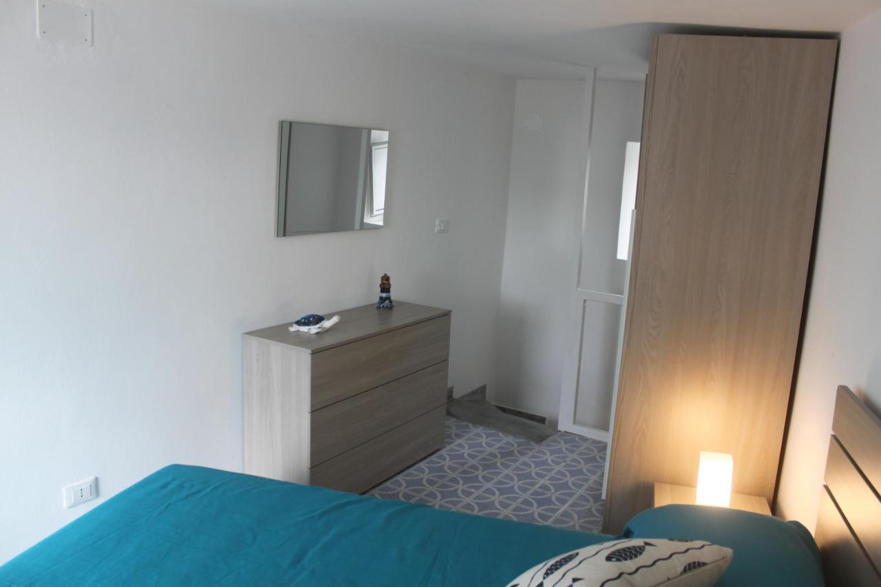 Camere Dieci Maggio- Beb Dory, Nemo, Guizzo Ponza Exterior foto